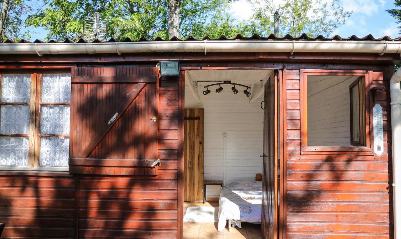 Hotel Camping Les Acacias Saint-Paulet-de-Caisson Exteriér fotografie